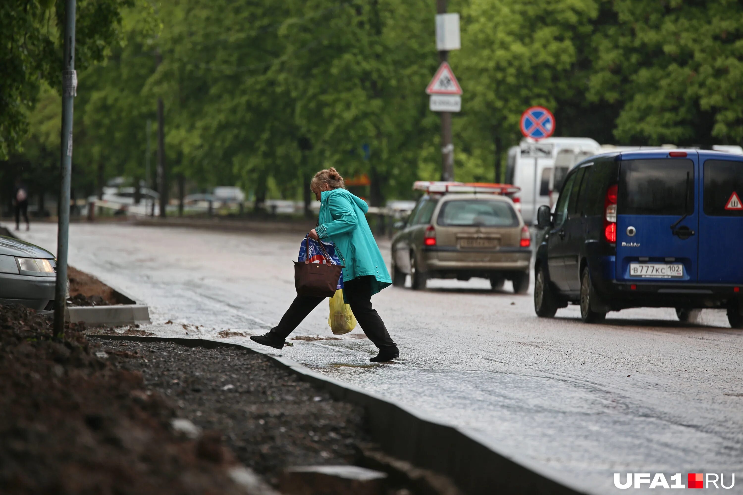 16 большие дожди. Дождливое лето в городе. Летний дождь в Москве. Дождь в Уфе. Дождливое лето фото.