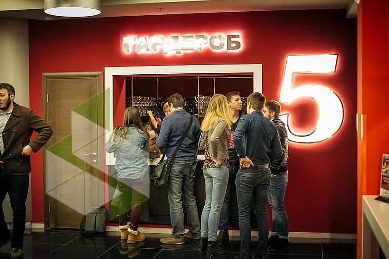 Гудзон вип зал кинотеатр. Кинотеатр люксор зал 2. Гудзон расписание сеансов на сегодня. Вип зал люксор гудзон. Гудзон кинотеатр люксор вип зал.