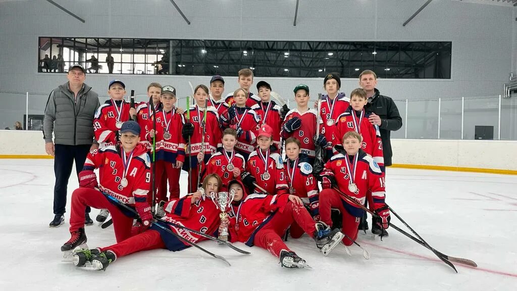 Турниры по хоккею 2011. Хоккей команда. Команда по хоккею Новосибирск. ЦЗВС команда хоккея.