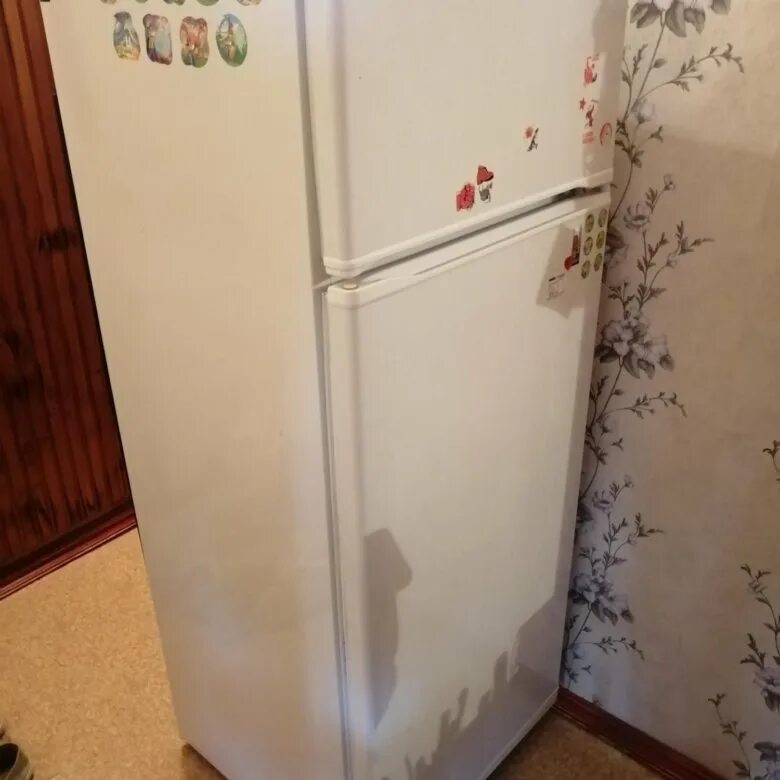 Холодильник Атлант старый. Холодильник старый 120 см. Бердск холодильник старый. Отдам даром в Колпино холодильник Атлант.