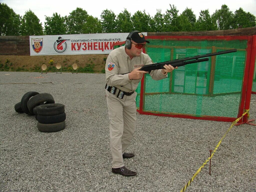 Тир огнестрельный в кемерово. Ратник кемерово. Стрелково кемерово. Закрытый стрелковый клуб кемерово. Стрелковый клуб кемерово береговой.