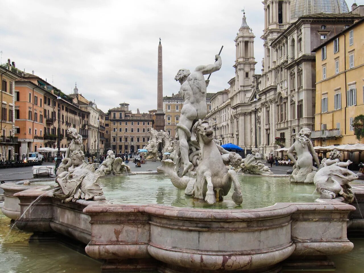 пьяцца тюмень. рим италия пьяцца навона. площадь навона (piazza navona) рим. фонтан на площади навона в риме. фонтан нептуна на площади навона.