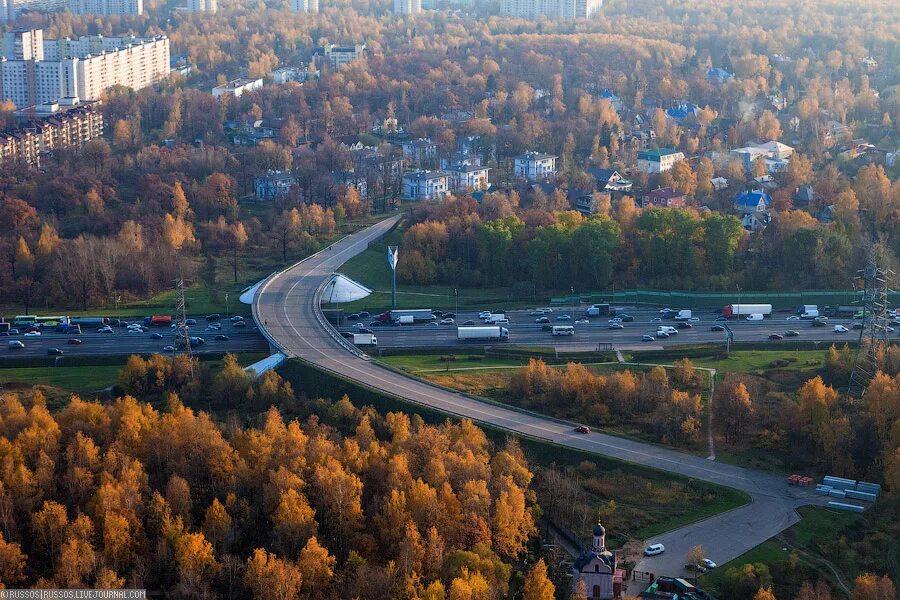 Алтуфьево район. Парк в Алтуфьево Лианозово. Лианозово (район Москвы). Парк около МКАД Алтуфьево.