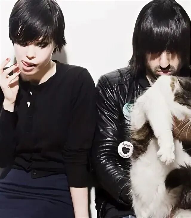 Crystal castles suffocation. Итан кэт. группа crystal castles. итан кэт национальность. итан кэт сейчас.