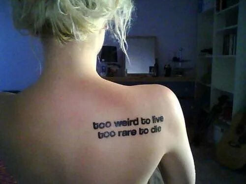 Let me die i know. Татуировка die. Татуировки со словом die. Live free Tattoo тату. Do or die тату.
