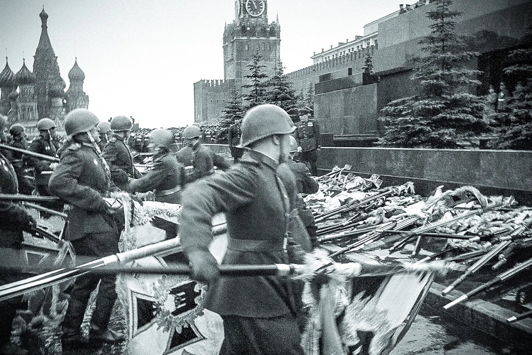 После победы второй. Парад Победы 1945 мавзолей. Парад 24 июня 1945 года в Москве на красной площади. Мавзолей Ленина парад Победы 1945. Парад Победы 1945г на красной площади.