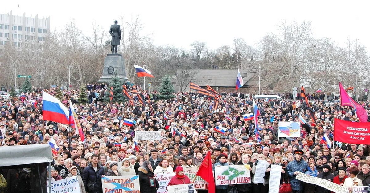 Протесты в Крыму 2014. Митинг площадь Нахимова в Севастополе 2014.