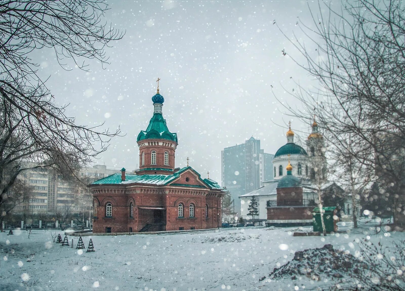 Никольский оренбург. Никольский храм Оренбург. Церковь на Чкалова Оренбург.