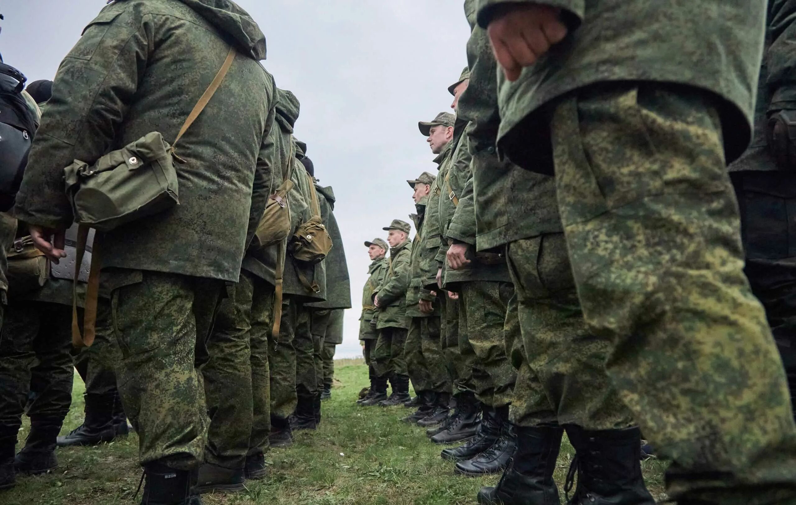 Принять участие в мобилизации. Солдаты России. Российские военные. Солдаты России на Украине. Военная мобилизация.