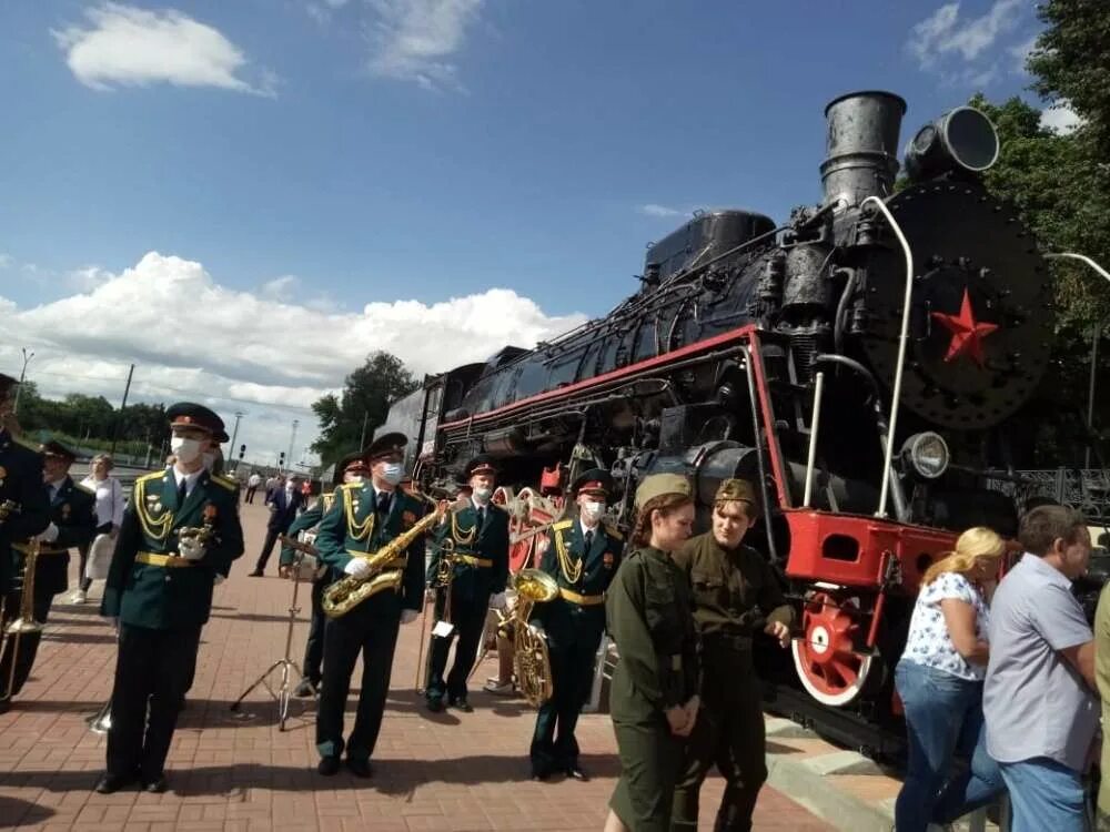 Погода на 10 дней узловая тульская область. Узловая город воинской доблести Тульской области. Музей на Железнодорожном вокзале на станции Узловая Тульской области. Узловая город воинской доблести. Вокзал Узловая Тульская область.