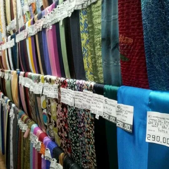Рядом метро ткань. La bottega dei tessuti, москва. Ткани лавка на бутырской. Магазин тканей. Магазин ткани на тимирязевской улице 11.