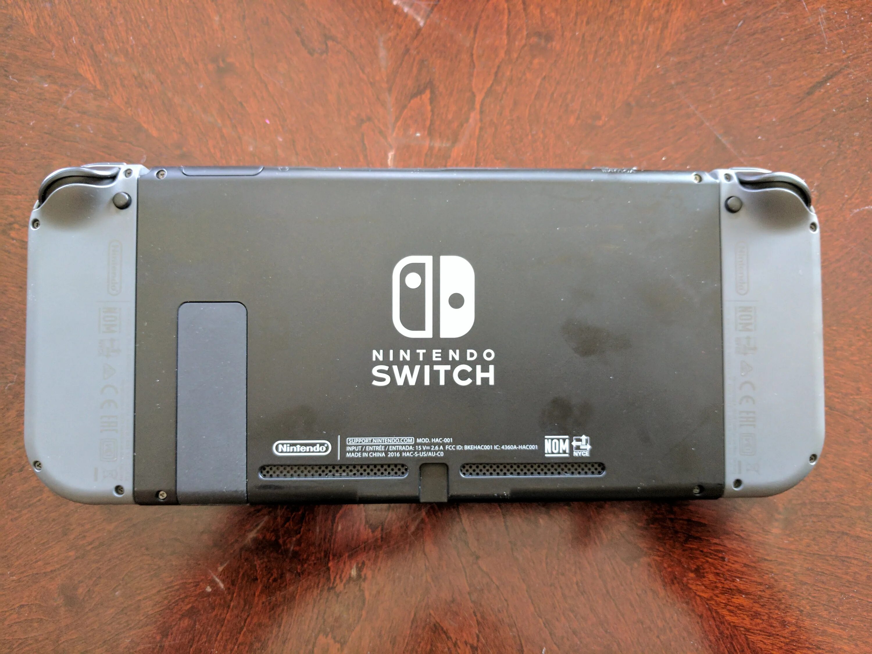 Switch backing. Нинтендо свитч задней стороной. Nintendo Switch OLED задняя сторона. Задняя крышка для Нинтендо свитч.