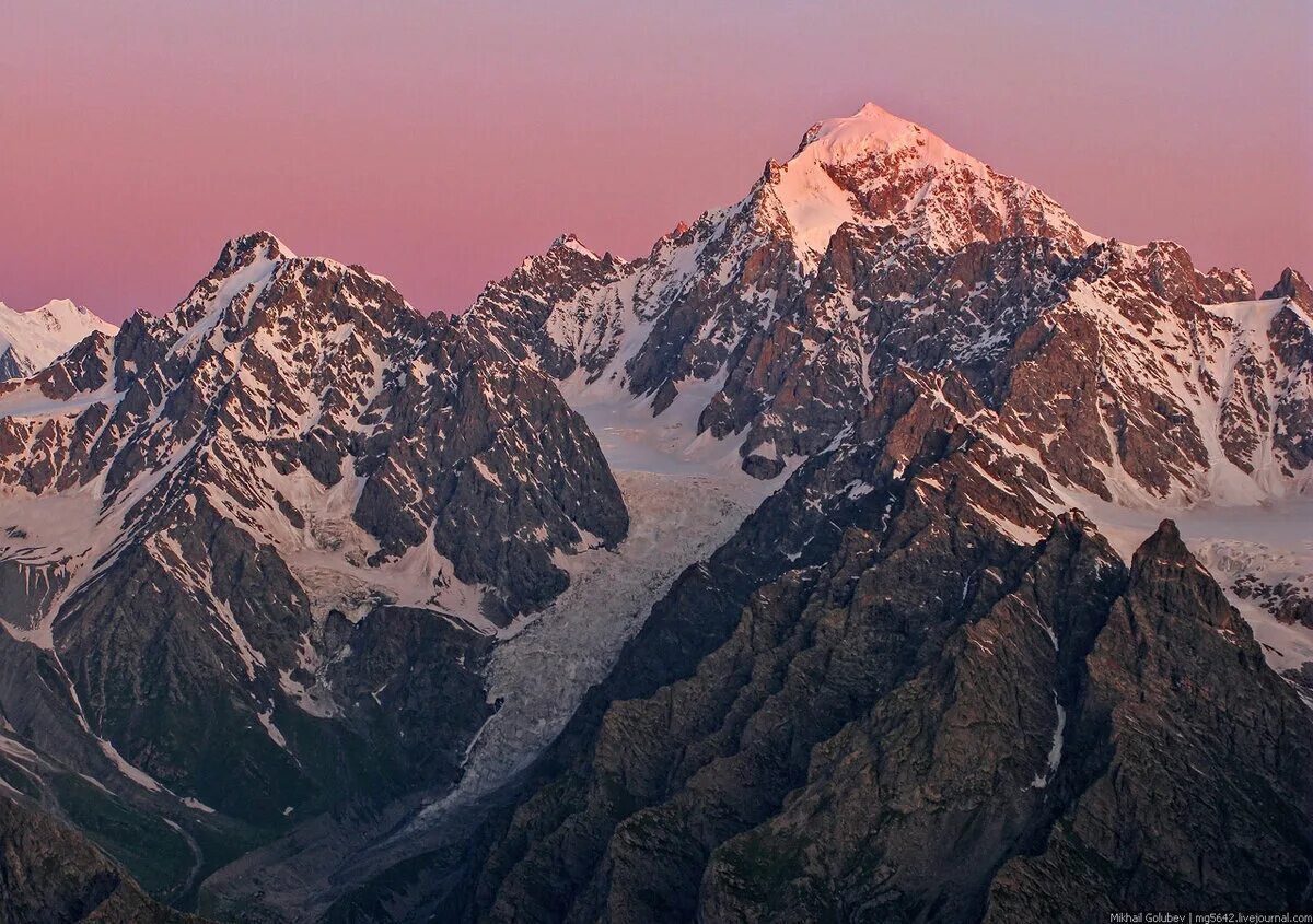 The high mountain in europe is. Коштантау гора. Кабардино-Балкария гора Коштантау. Гора Коштантау 5152 м. Дыхтау пик Пушкина.