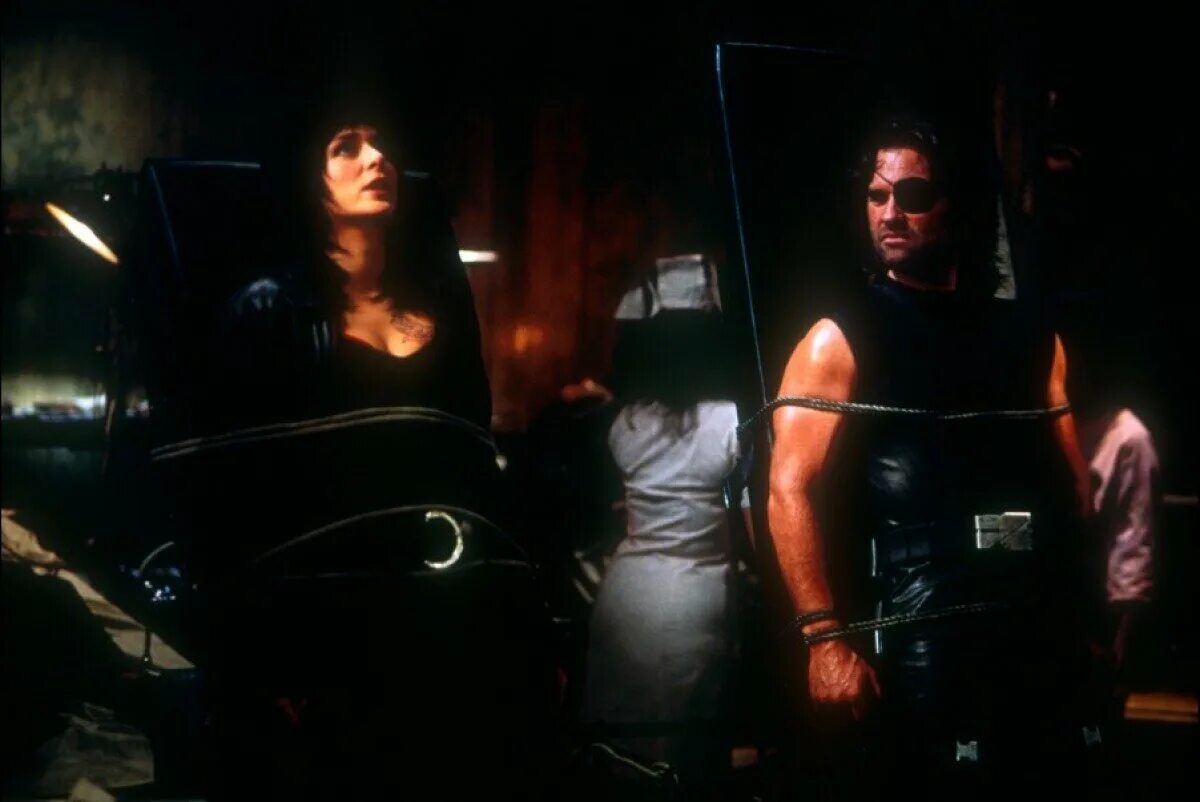 побег из лос-анджелеса 1996 курт рассел. стив бушеми побег из лос анджелеса. побег из лос анджелеса 1996. побег из лос анджелеса 1996. побег из лос анджелеса 1996.