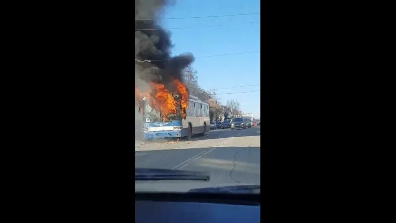 Троллейбус горит да и. Минтранс троллейбус горит. Троллейбус горит да и х. Ленин сгорел