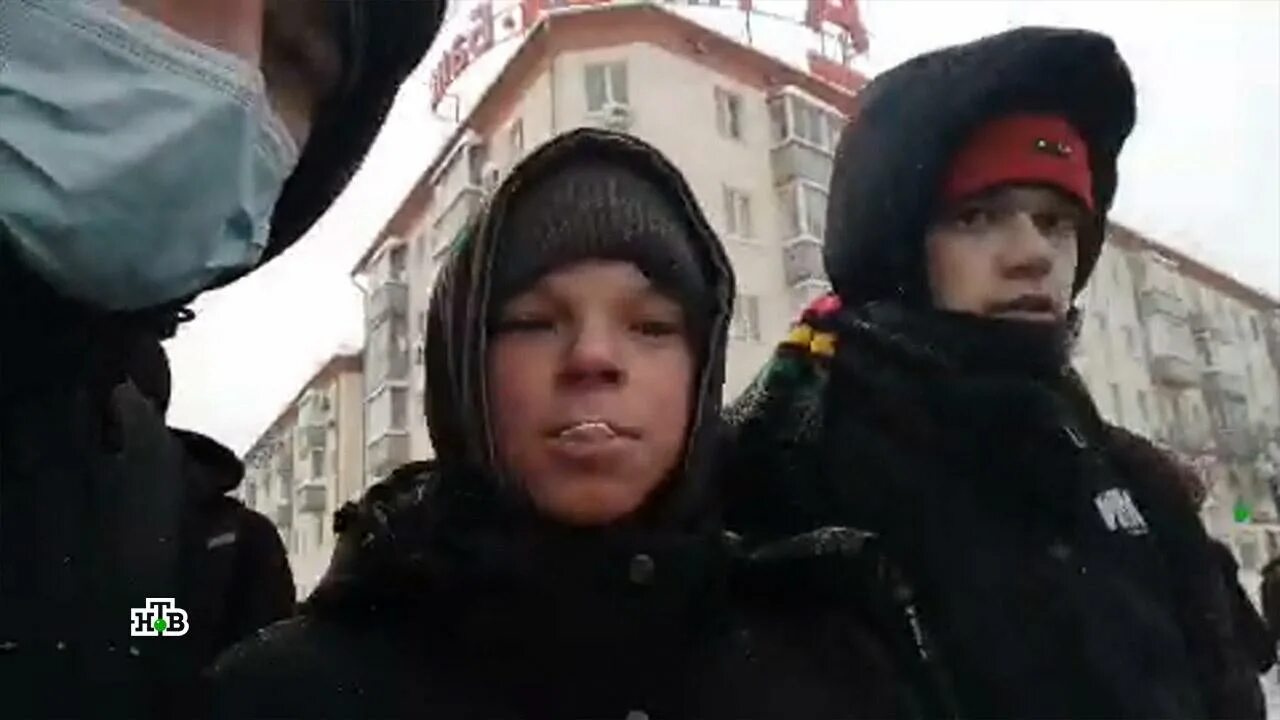 Задержание детей на митинге в Москве. Школьника задержали на митинге. Дети на митинге 23 января. Задержанные несовершеннолетних на митингах.