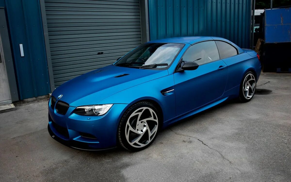 Матово глянцевый цвет. Blue Metallic BMW. BMW m3 синяя. BMW m3 Mate Blue. BMW m3 хамелеон.