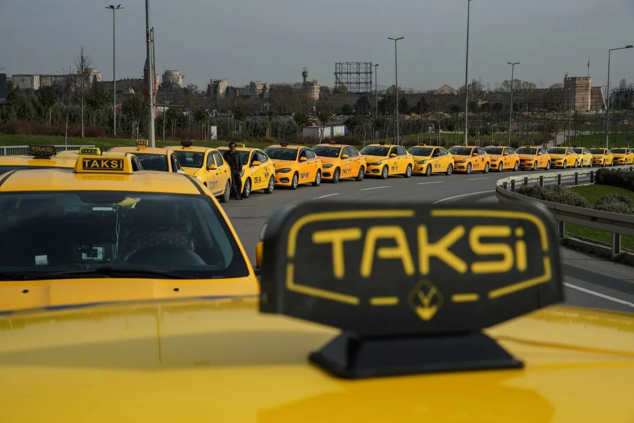 Такси в Стамбуле. Турецкое такси в Стамбуле. Желтое такси Стамбула. Черное такси в Стамбуле. Такси аэропорт стамбула таксим