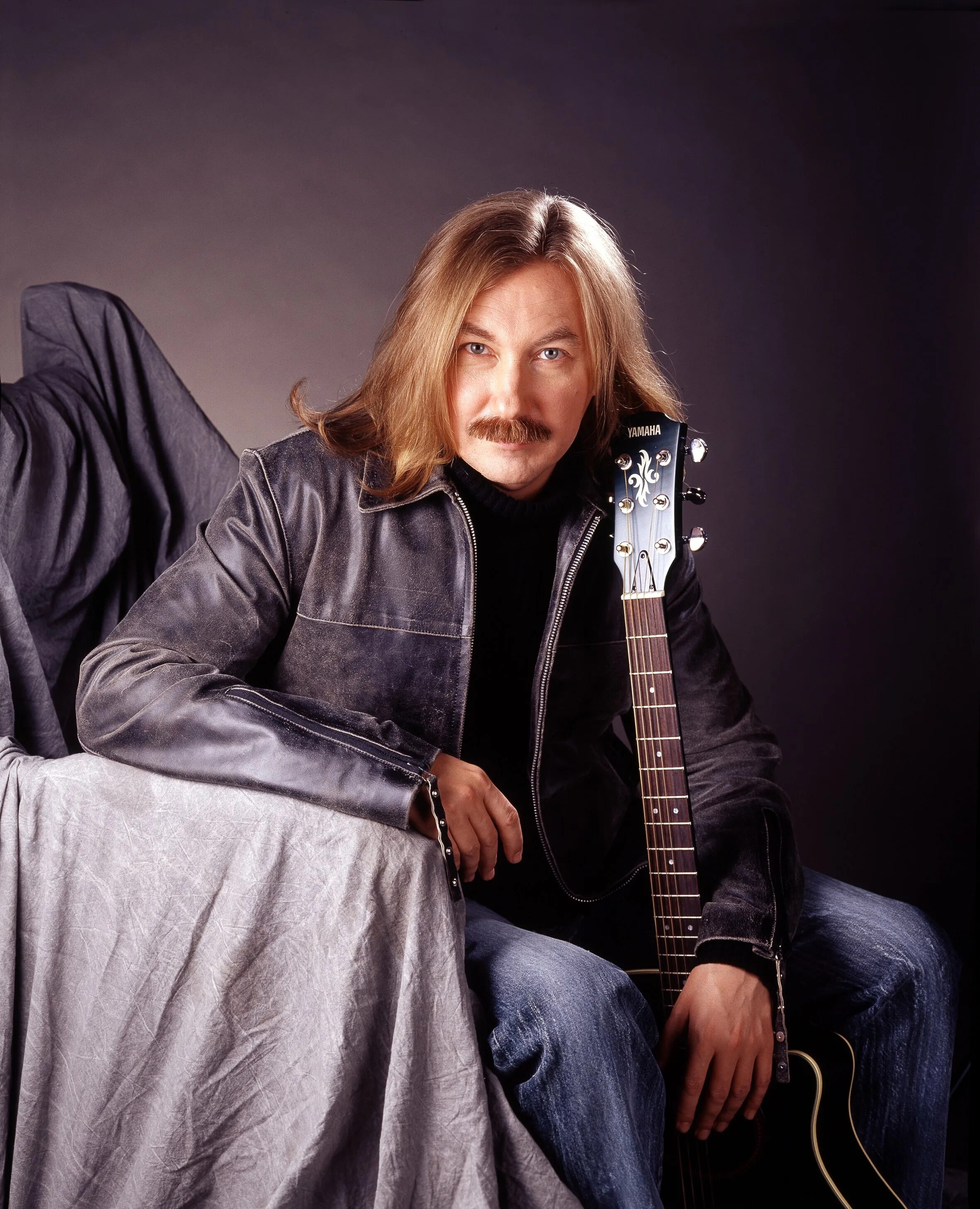 валерий леонтьев. дмитрий маликов молодой. старый певец с длинными волосами. игорь николаев певец. леонид агутин в молодостт.