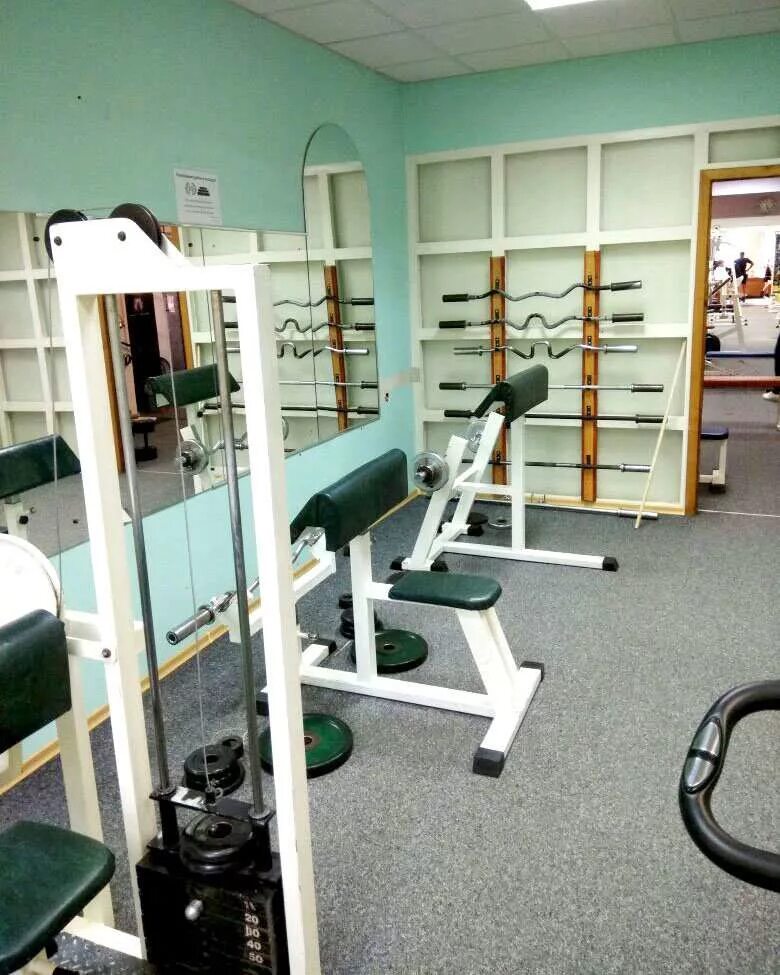 Тренажерный зал метро василеостровская. Атлет новочебоксарск тренажерный зал. Тренажерный зал атлет в ст вешенская. Спортзал атлет новочебоксарск. Тренажерный зал атлет улан удэ.