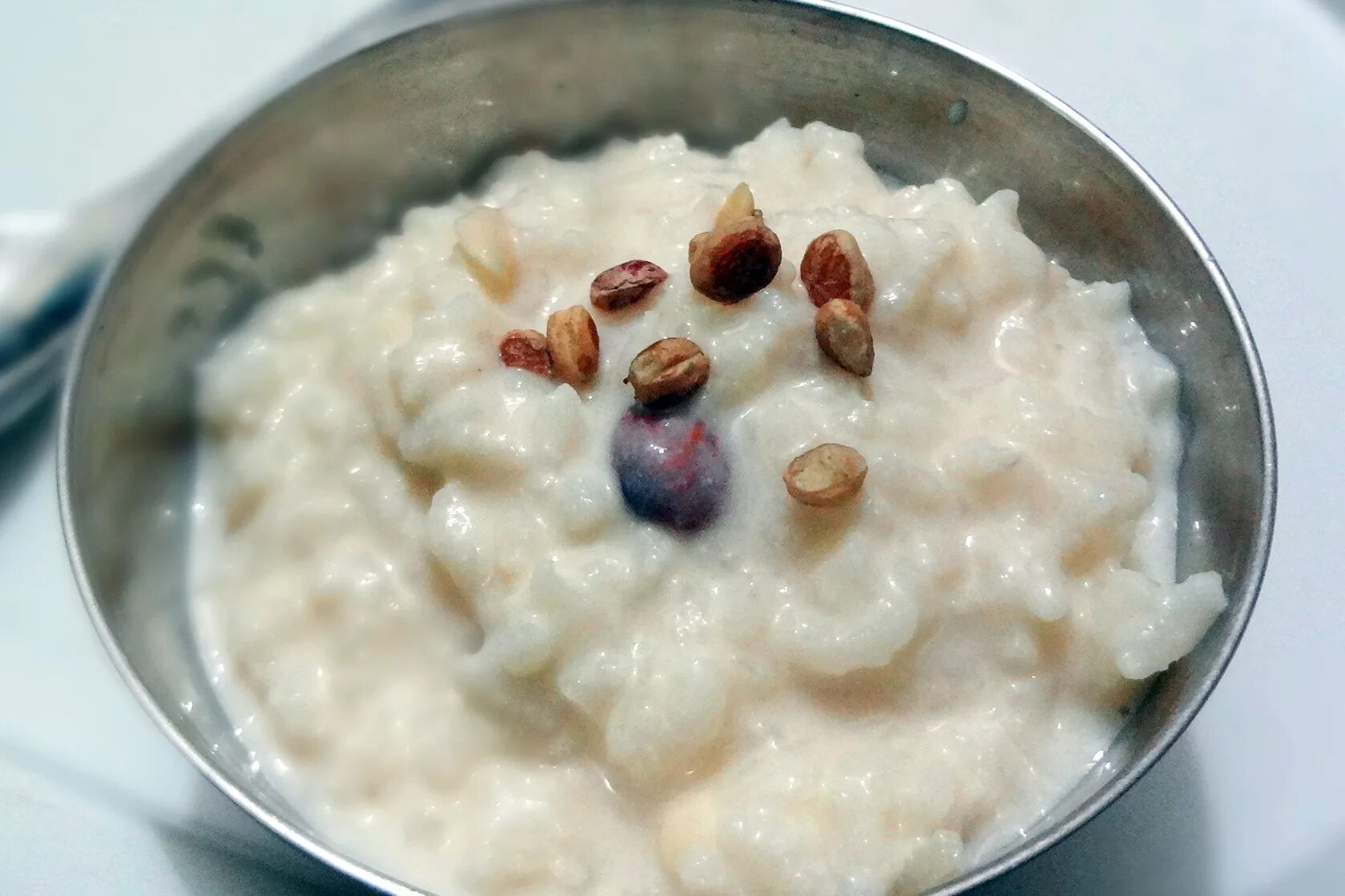 Kheer кхир. Сабудана кхир. Кхир из риса. Сладкая рисовая каша кхир. Сладкая рисовая каша