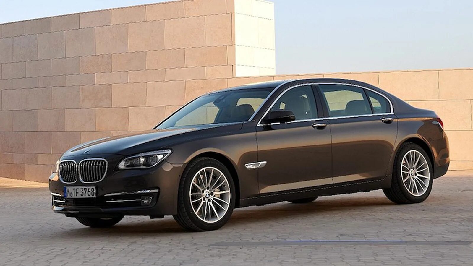 Экслюзивная BMW 750Li Rose Quartz Edition: галерея фотографий Авто-мото orion-te