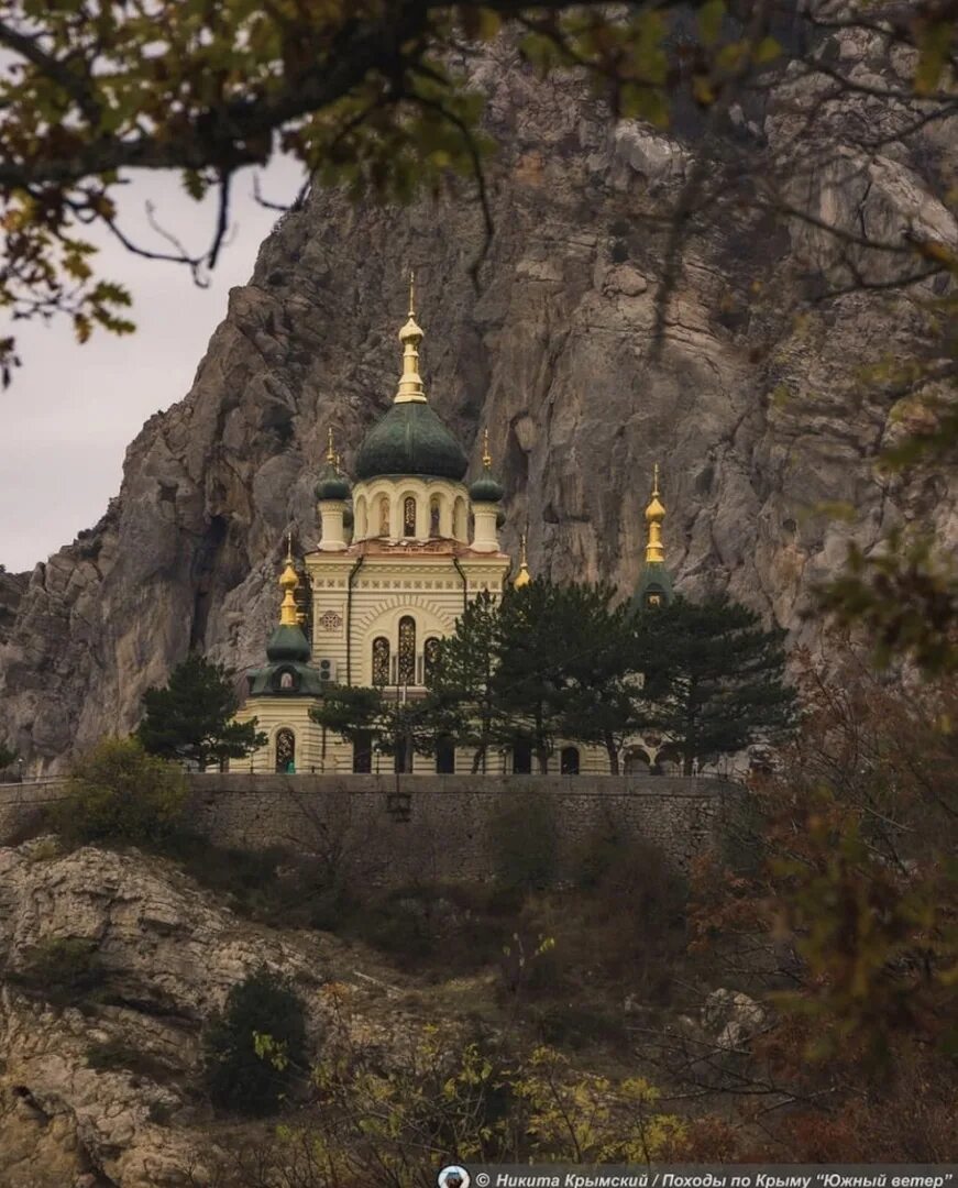 Храм на крымского. Воскресенская церковь (форос). форосский храм в крыму. храм на горе в крыму форос. севастополь форосская церковь.