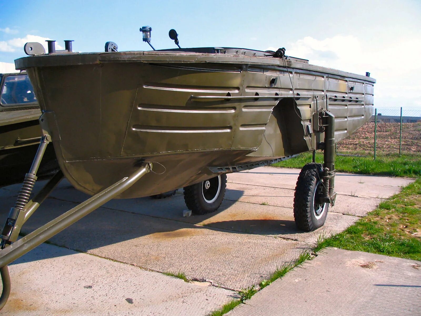 Катер бмк-150. Бмк-150м буксирно-моторный катер. Бмк-130 буксирно-моторный катер. Бмк 150. Бмк 150.