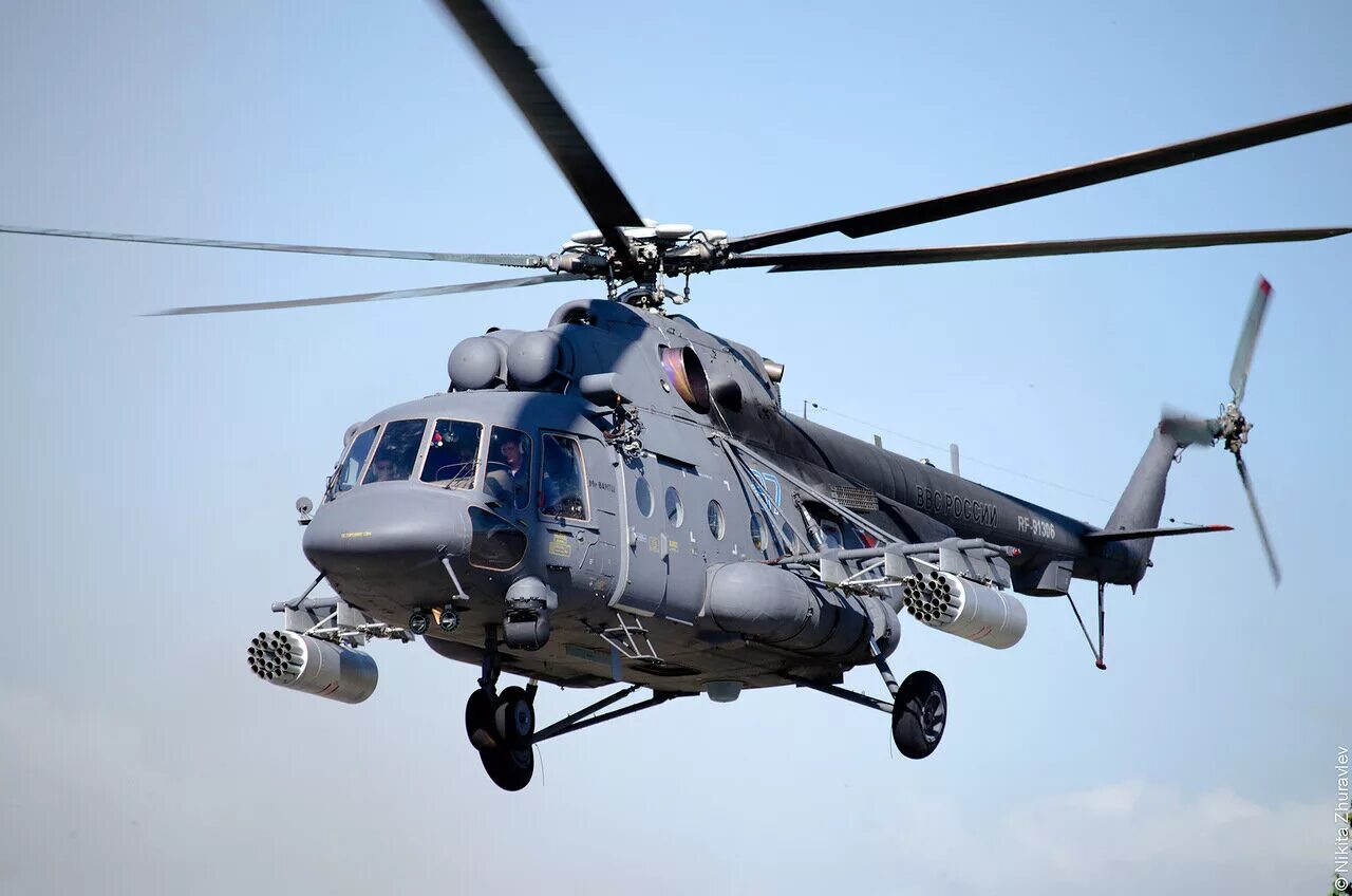 Ми-8 вертолёт. Многоцелевой вертолет ми-8. Военный вертолет россии ми 8. Ми-8 вертолёт. Mi 8 вертолет.