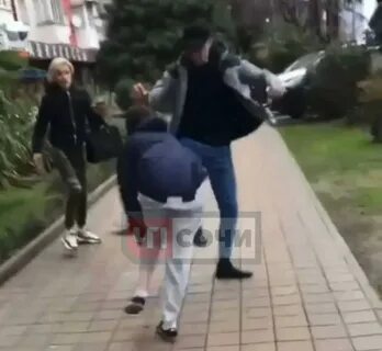 Бывшую девушку ударил