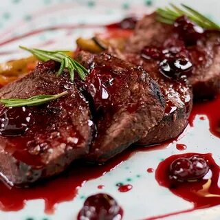 Мясо с вишней