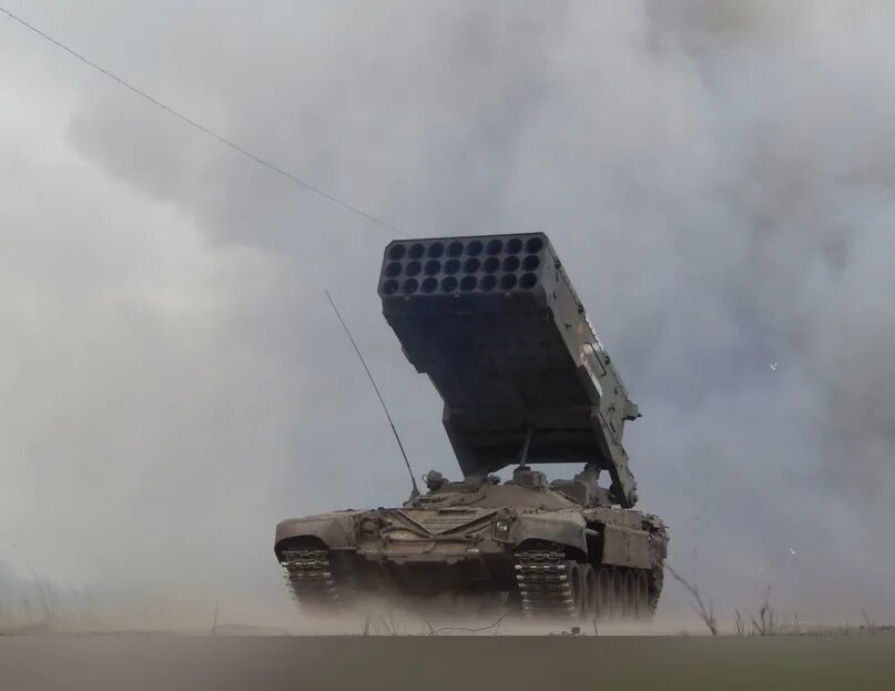 Тос-2 солнцепек. Тяжёлая огнемётная система тос-1а солнцепек. Тос-1а солнцепек. Российские тяжелые огнеметные системы. Российские тяжелые огнеметные системы.