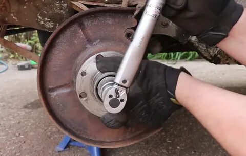 Как затягивать ступичную гайку