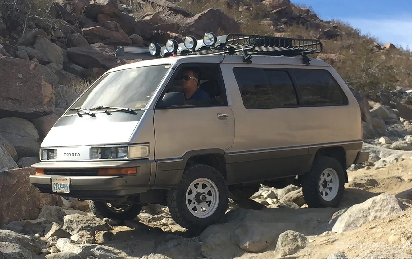 Тойота автомат полный привод. Тойота 4wd. Toyota van 4wd le. Toyota Hiace 4х4 1986. Тойота Хайс полный привод.