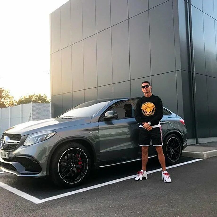 Мерседес макса ващенко. Машина макса ващенко порш. Мерс макс ващенко. Мерседес макса ващенко. Mercedes макса ващенко.