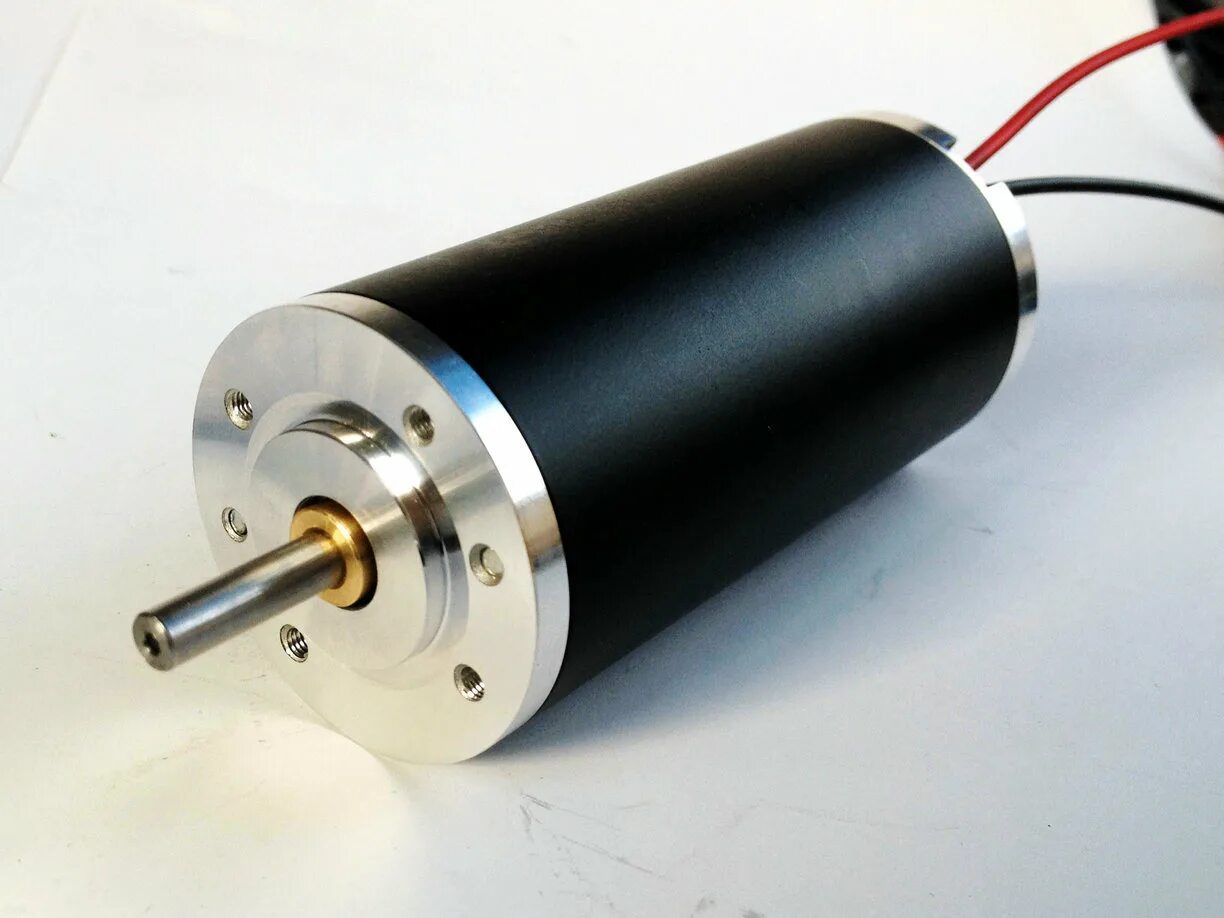 Щеточный электродвигатель постоянного тока 12 вольт. DC Motor 12v. Двигатель постоянного тока 42zyt01a 12 вольт. Бесщеточный электродвигатель 12 вольт.