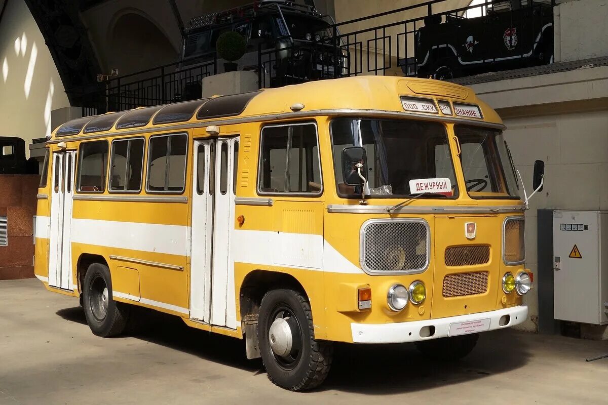 Автобусы старые дороги. ПАЗ 672м. ПАЗ 672 fotobus. ПАЗ-672 автобус. ПАЗ 672 школьный автобус.