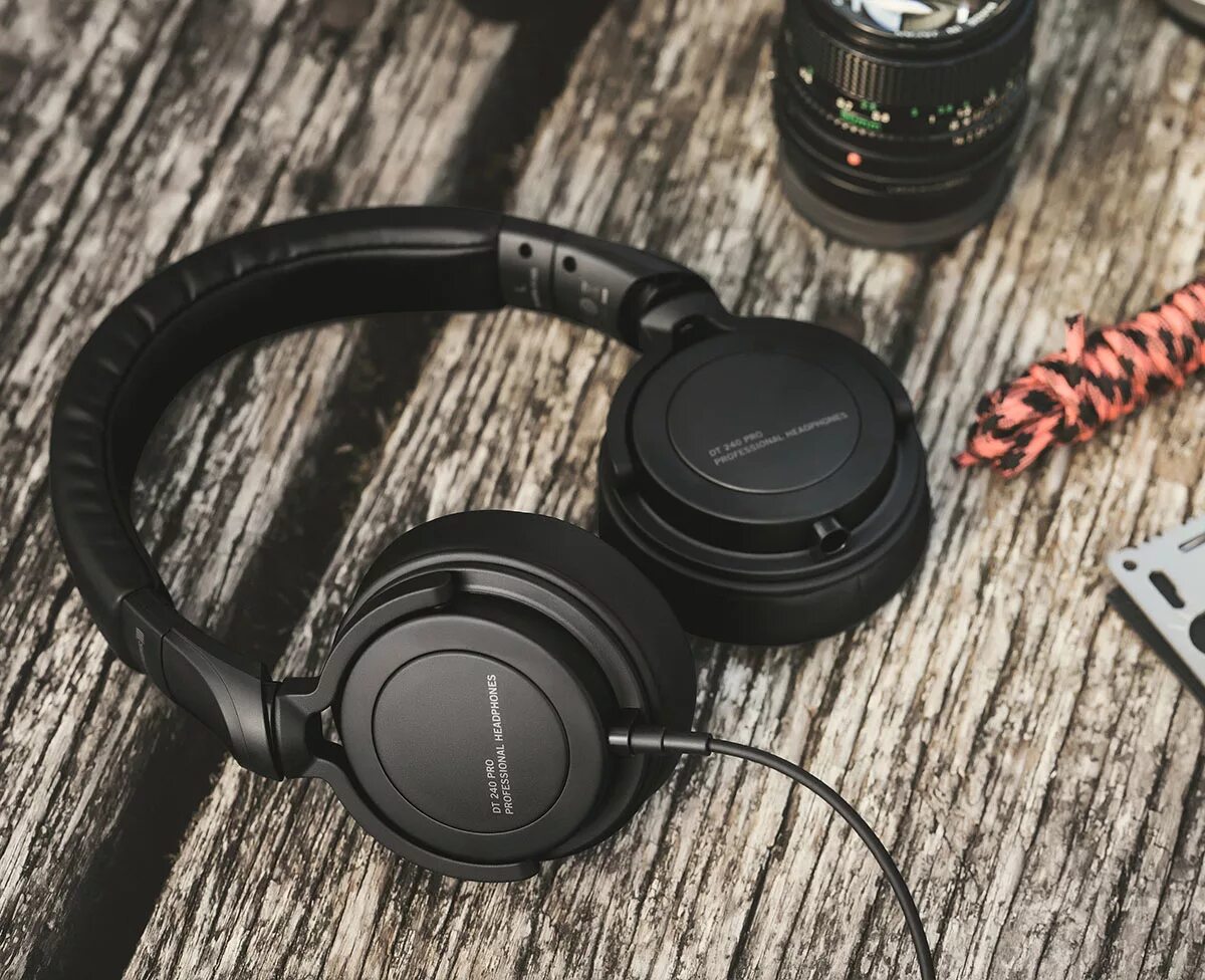 Наушники Beyerdynamic DT 240 Pro. Наушники Beyerdynamic DT 2. Beyerdynamic наушники проводные. Наушники Bayer Dynamics.