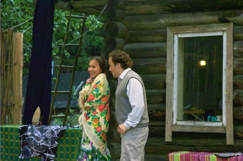 вид из деревенского окна. дом окнами в поле спектакль. романова елена борисовна (1944-2014) «окно в пустом доме» 19. дом окнами в поле. окна дома твоего.