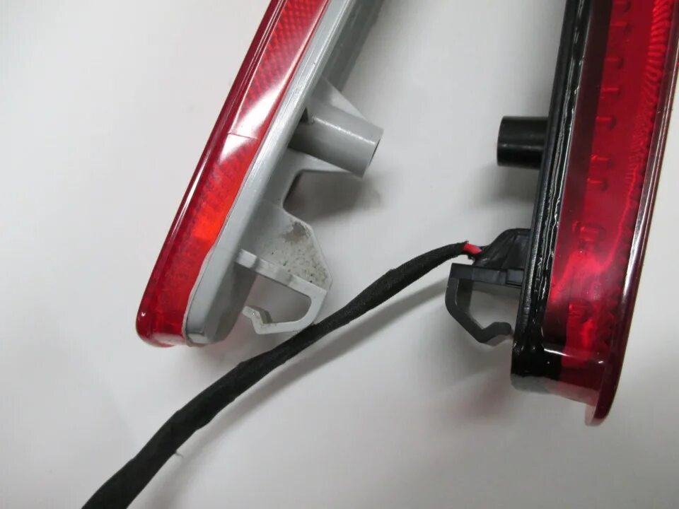Задний бампер катафоты как снять. Катафот заднего бампера led mazda 6. катафот mazda 6 gg светодиодный. катафота заднего бампера mazda 6 gh. диодные катафоты мазда 3 бк в бампер.