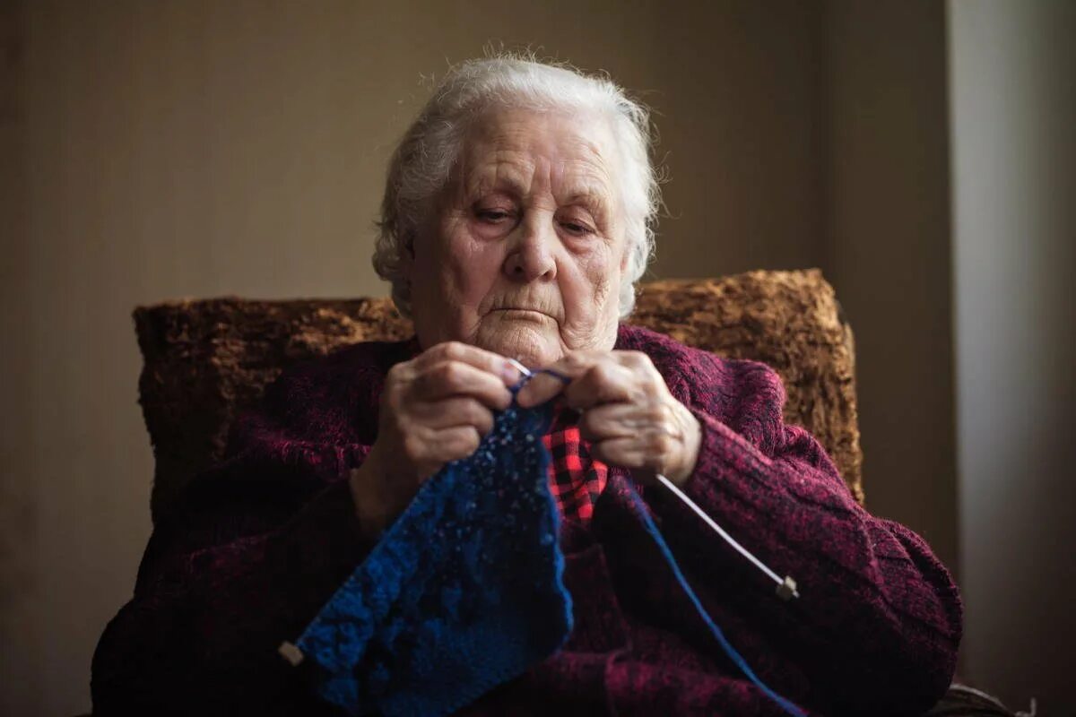 Картинки 80 лет профтеху. Открытка с юбилеем 80 лет мужчине. Почему 80 лет. Николай степанович одарченко воин освободитель. Бабушка сидящая грудь.