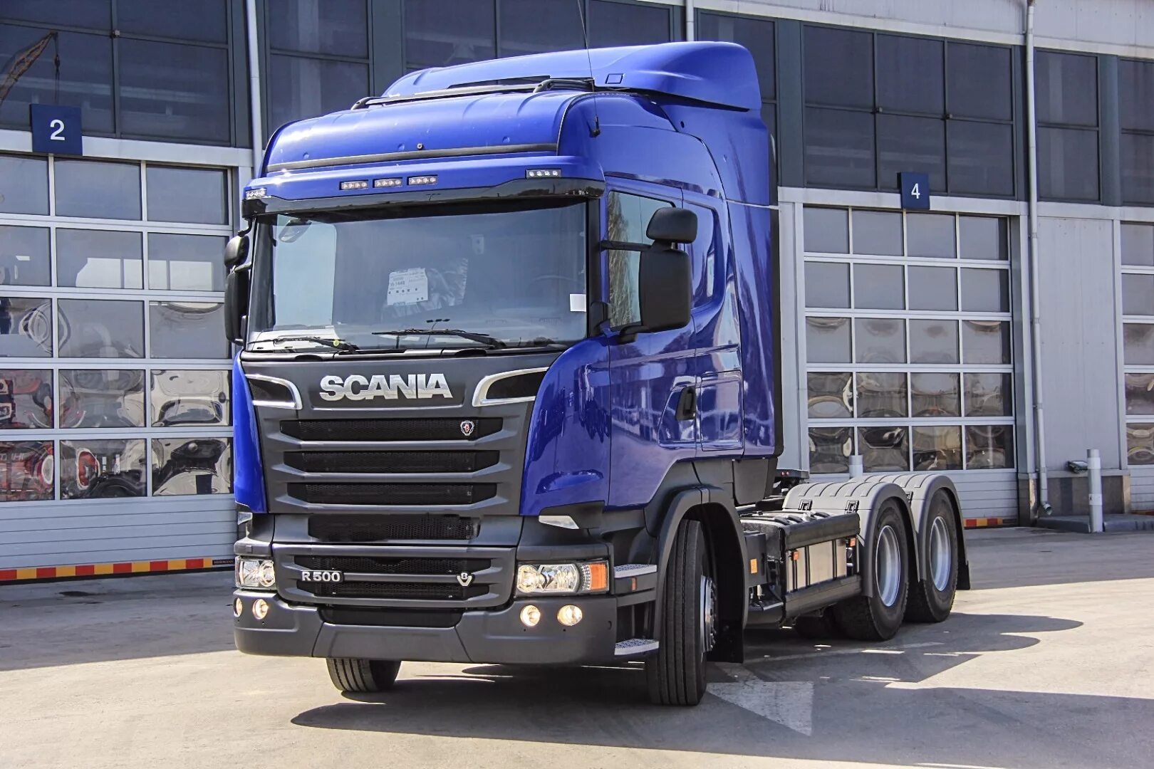 Scania p series. Седельный тягач Скания. Тягач Scania r500. Scania r500 фура. Скания r5.