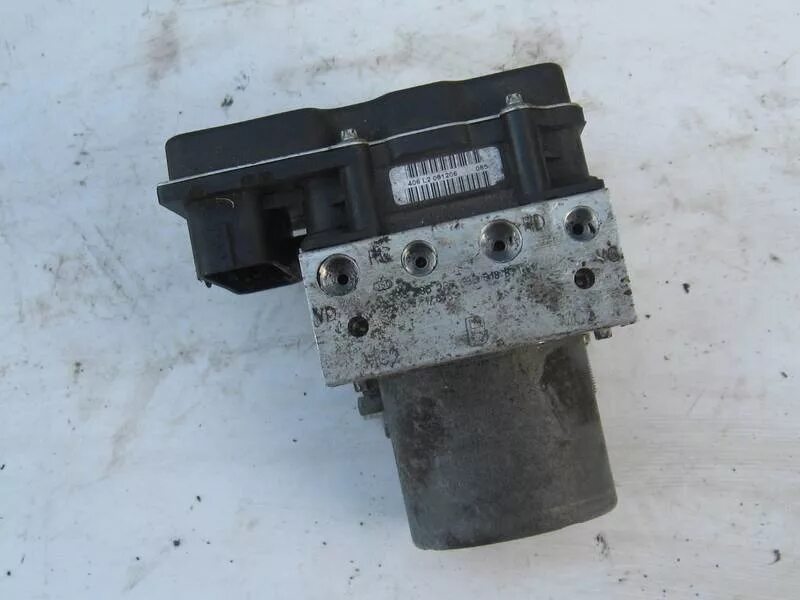 Абс стоп пежо. Abs braking system faulty пежо 308. Пежо 308 abs. Peugeot 308 braking system faulty. Индикатор абс peugeot 308.