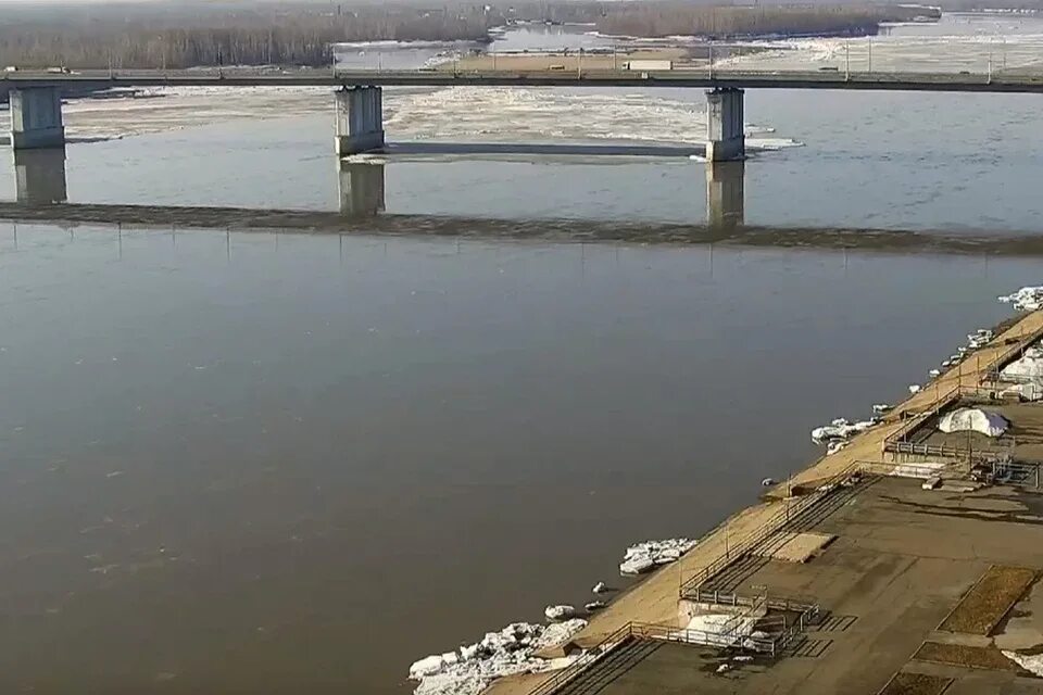 Река Обь камень на Оби. Уровень воды на реке Обь город Барнаул. Разлив Оби в Барнауле. Уровень воды в Оби в Камне на Оби.