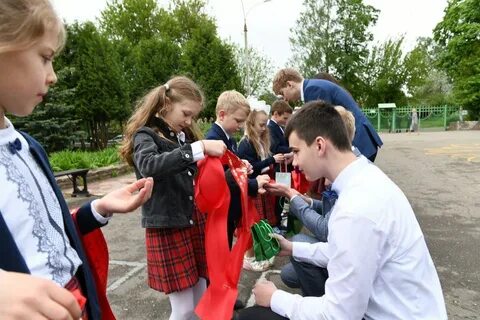 В школе на заключительном туре художественного конкурса