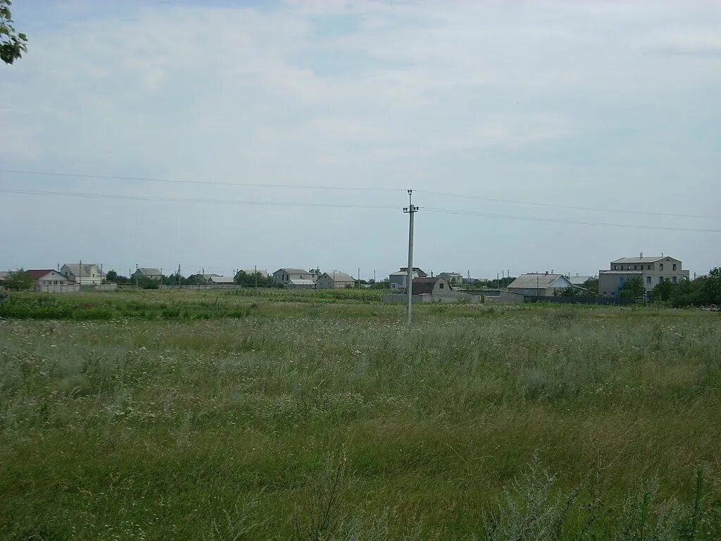 бедняцкий. бабкина на пляже фото. дом в котором родился котовский. луганская область краснодонский район поселок горный. бедняцкий.