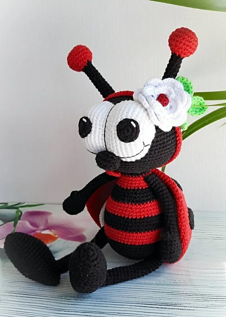 Амигуруми коровки. Божья коровка Amigurumi. Амигуруми игрушки Божья коровка. Вязаная игрушка Божья коровка. Вязаные игрушки крючком Божья коровка.