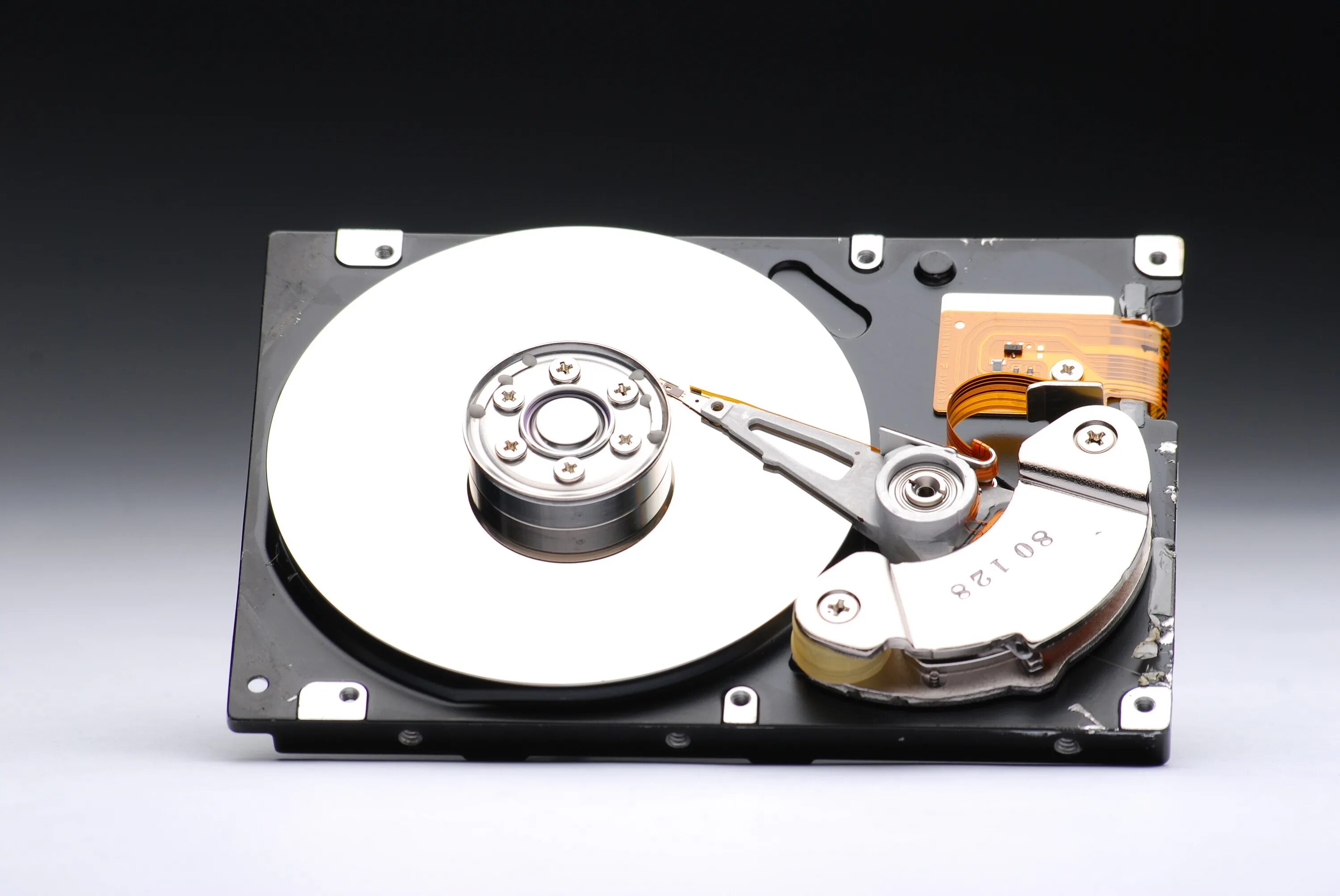 Жесткие диски – HDD (hard Disk Drive). Жесткий магнитный диск Винчестер. Винчестер ( HDD — hard Disk Drive ). SMR HDD.