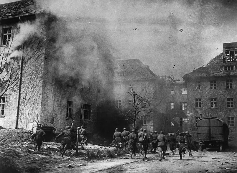 Диорама взятие кенигсберга. Штурм калининграда 1945. Штурм кенигсберга апрель 1945. Штурм кенигсберга 6-9 апреля 1945. Кенигсберг сражение.