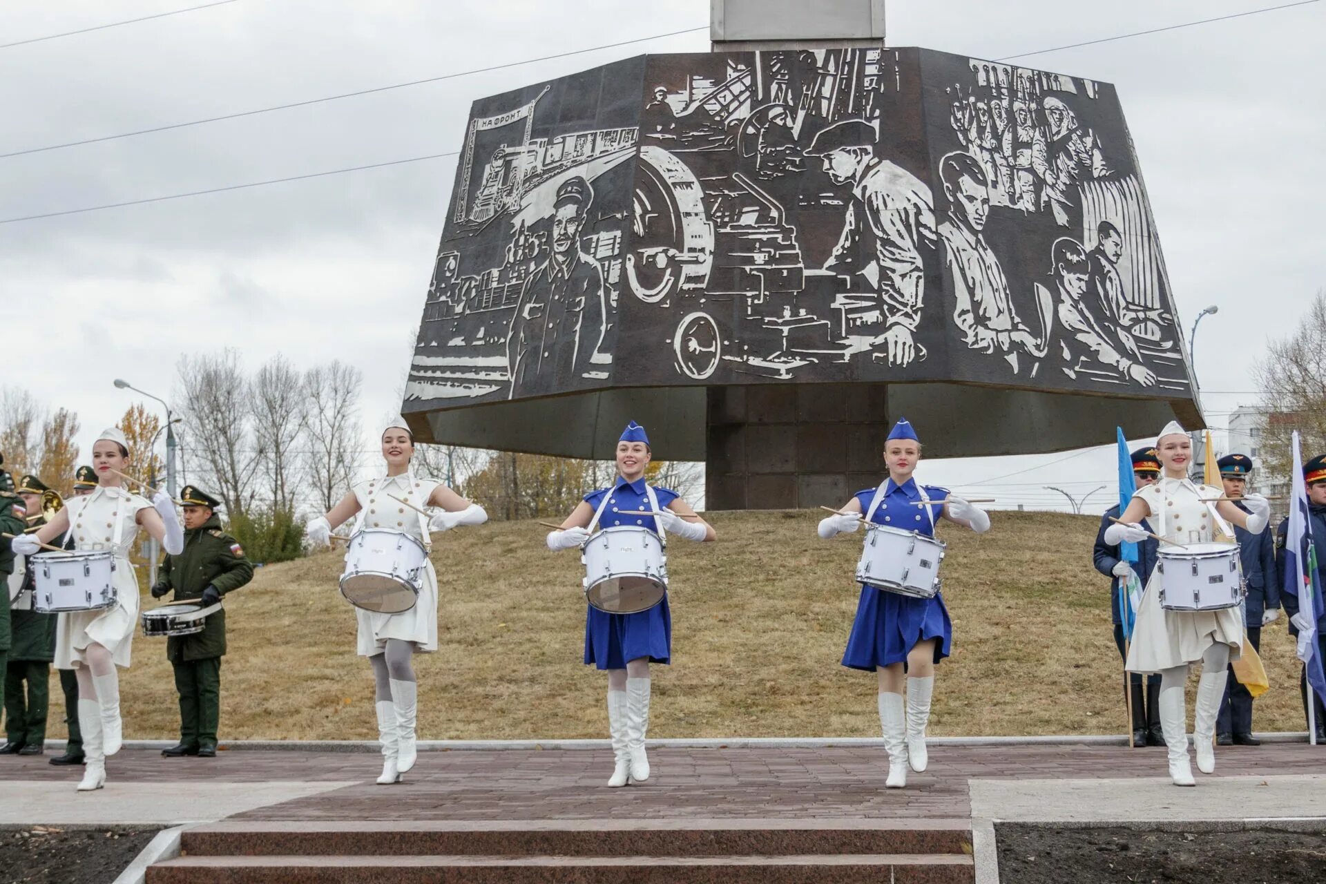 иркутск открыт. вокзал иркутск пассажирский новое здание открытие. вокзал иркутск-пассажирский. здание вокзала. новый вокзал в иркутске.